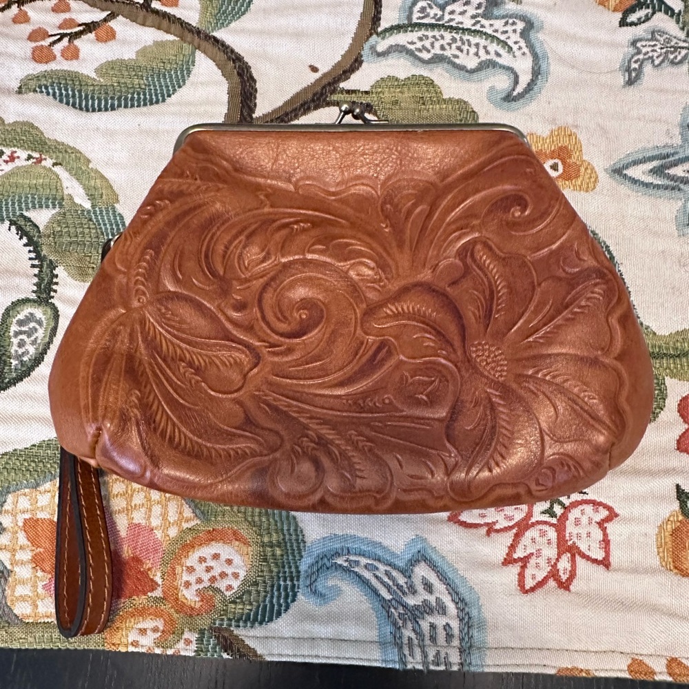 Patricia Nash Kisslock Wristlet